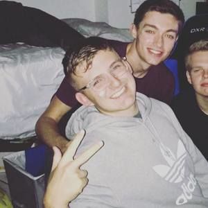 Meet your Posher, Ashton